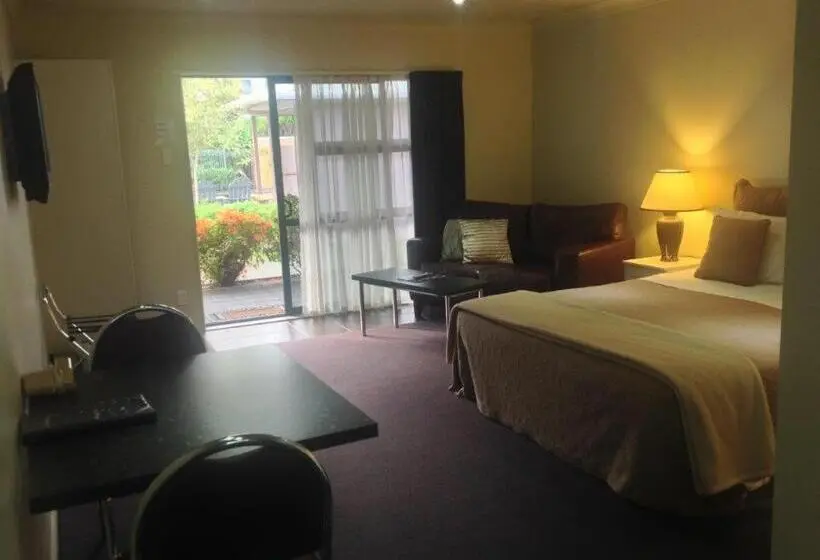 キングサイズベッドのスイートルーム, Central Park Motor Inn