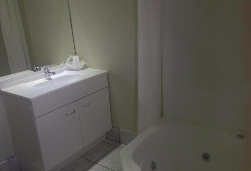 패밀리 룸, Central Park Motor Inn