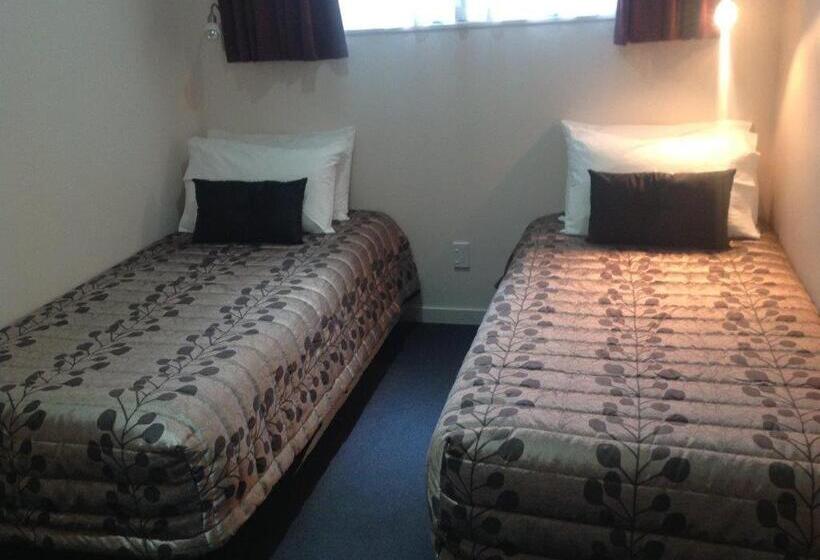 패밀리 룸, Central Park Motor Inn