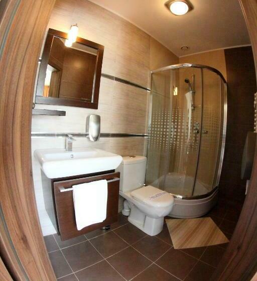 اتاق استاندارد سه نفره, Mieszko