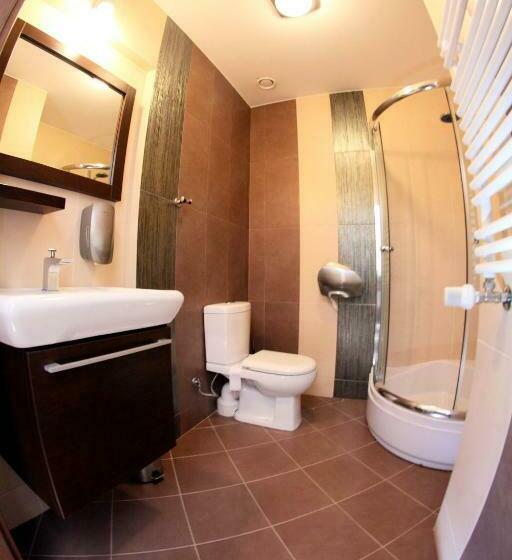 اتاق استاندارد سه نفره, Mieszko