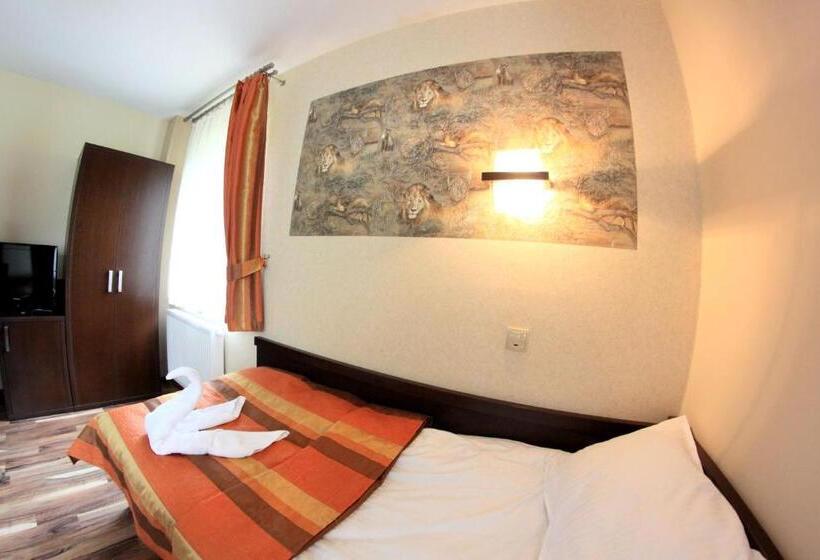 اتاق استاندارد یک نفره, Mieszko