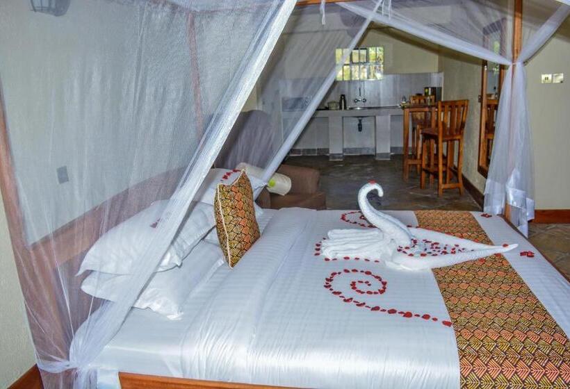 اتاق لوکس با بالکن, Mwanzo Lodge