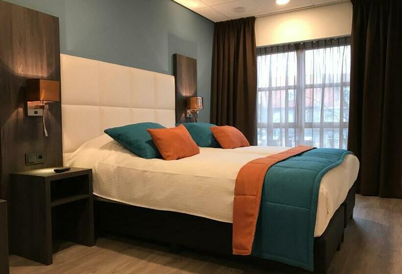 Comfort room with view, Rivers