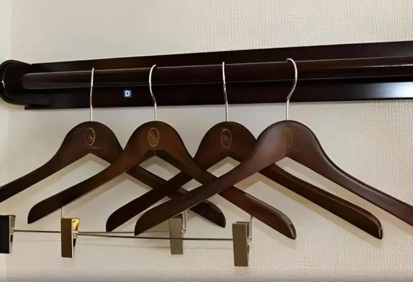 キングサイズベッドのスタンダードルーム, Toyoko Inn Shintakaokaeki Shinkansen Minamiguchi