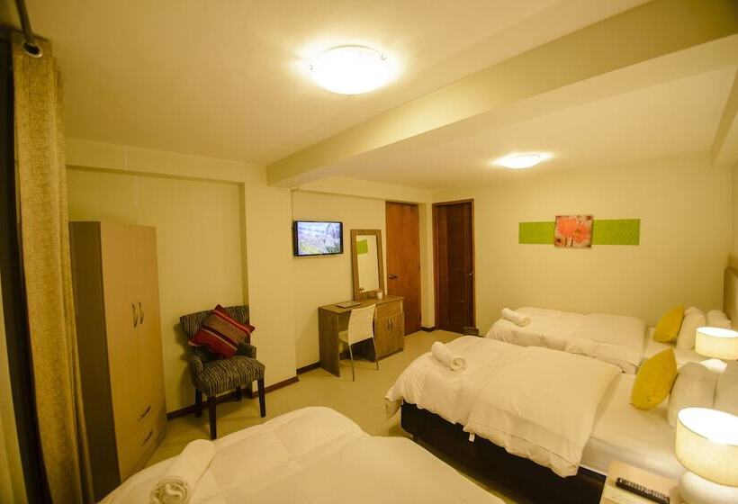 豪华三人间, Wayta Inn