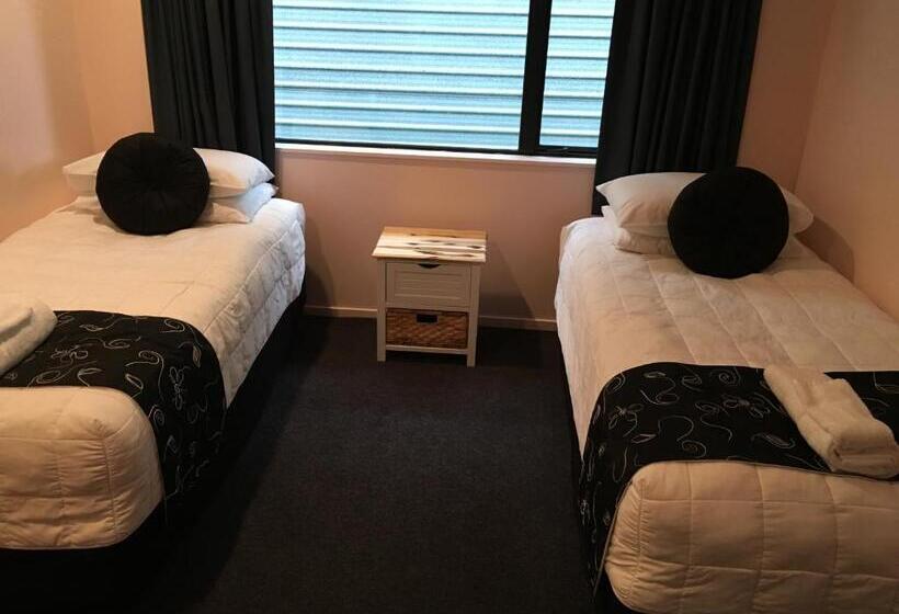 Апартаменты 2 Спальни, Kiwi Court Motel