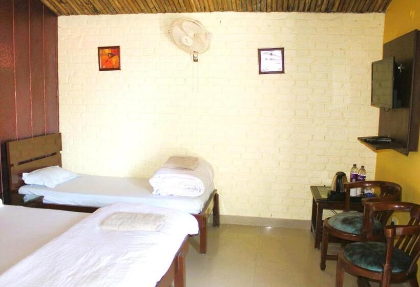 اتاق خانوادگی با چشم‌انداز باغ, Windsor Cottages