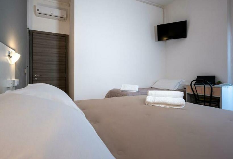 חדר סטנדרט לארבעה, Amadei Hotel Blumen