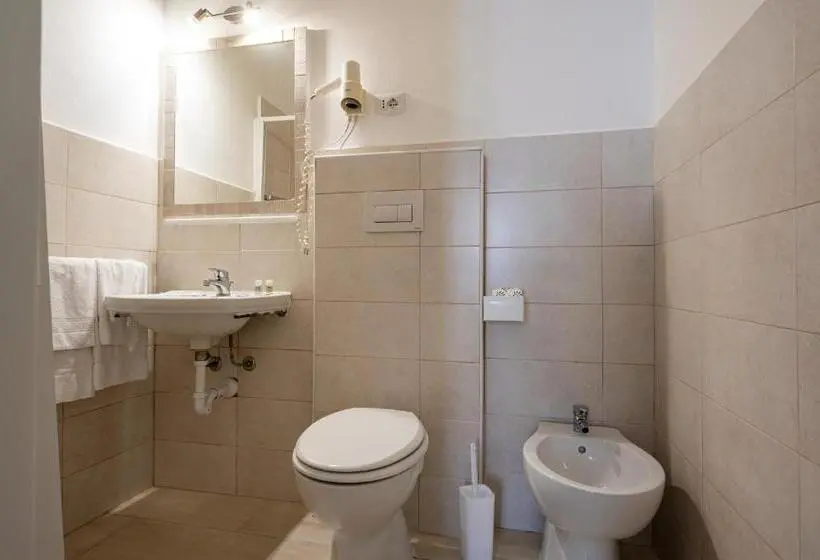 اتاق استاندارد یک نفره, Amadei Hotel Blumen