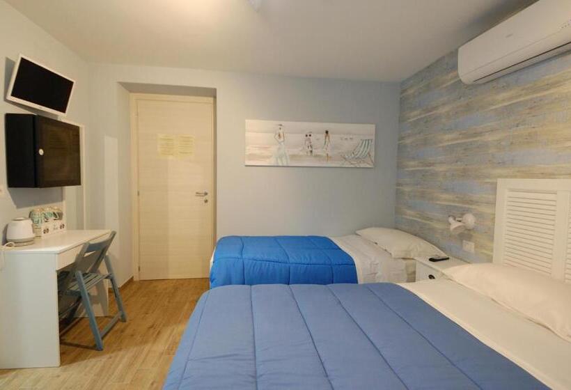 غرفة قياسية ثلاثية, B&b Incanto Sotto Il Mare