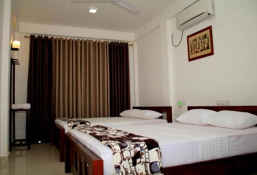 Familienzimmer, Seasons Villa Sigiriya, Sri Lanka