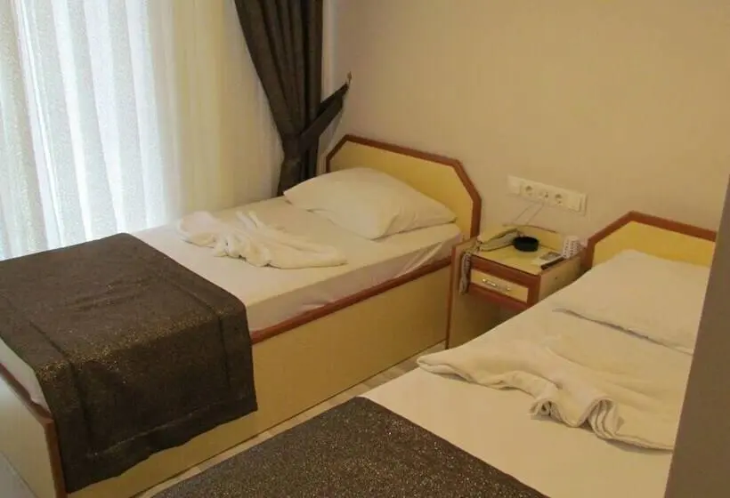 2-Bedroom Classic Apartment, Dostlar