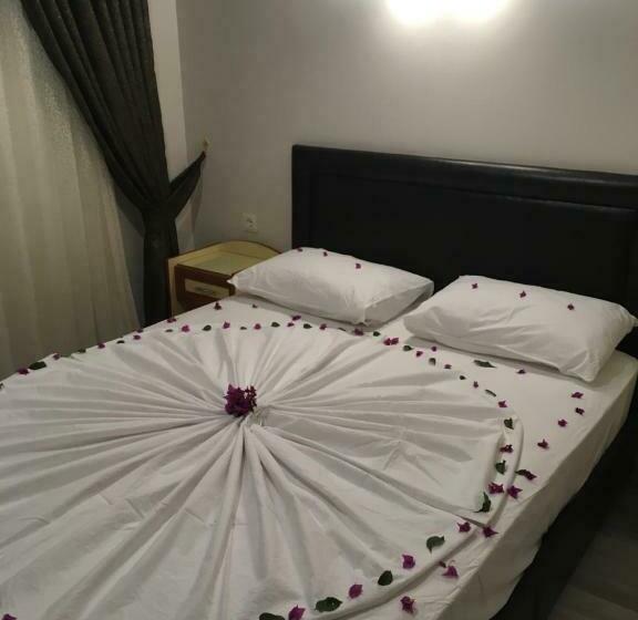 标准单人间, Dostlar