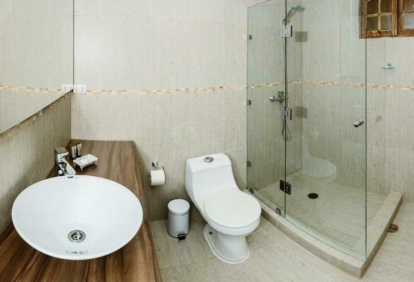 デラックスルーム, Hoja De Parra