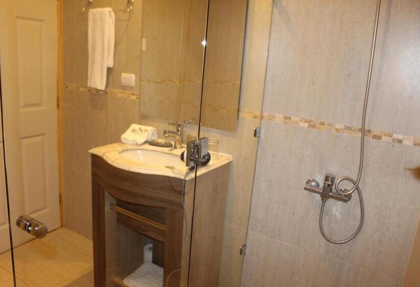 スタンダードルーム, Hoja De Parra