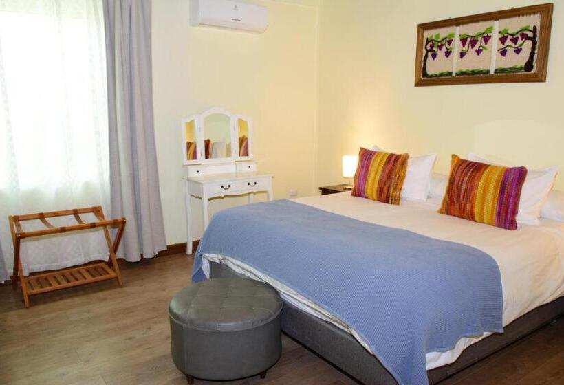 スタンダードルーム, Hoja De Parra