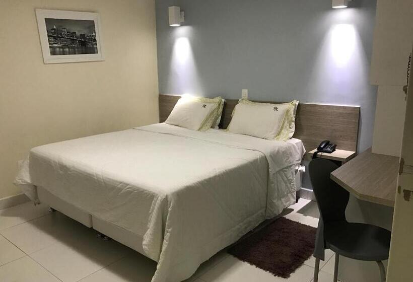 غرفة قياسية فردية, Master