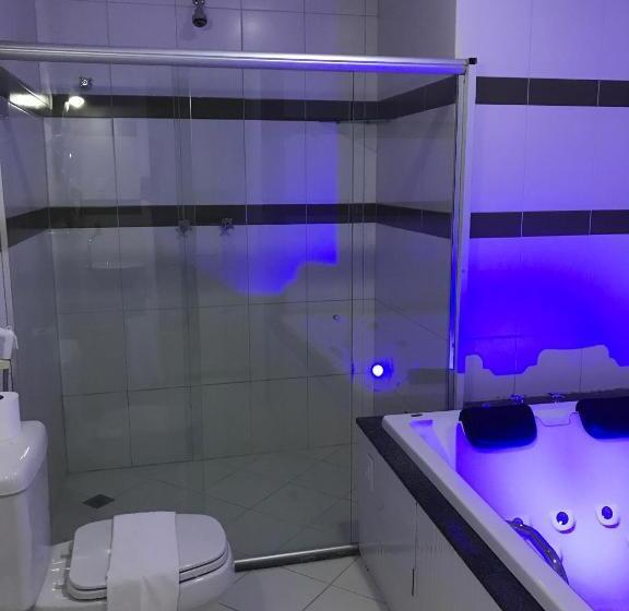 جناح سوبيريور, Master