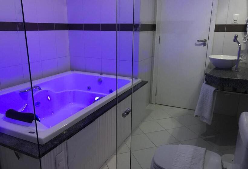 جناح سوبيريور, Master