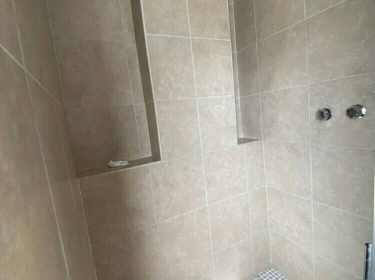 デラックスルーム, Gandag