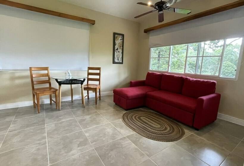 بانگلوی لوکس, Coffee Estate Inn