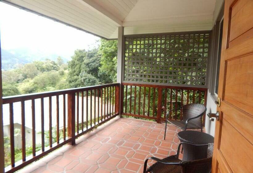 بانگلوی لوکس, Coffee Estate Inn