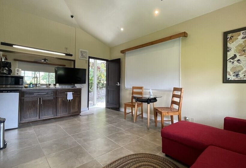 بانگلوی لوکس, Coffee Estate Inn