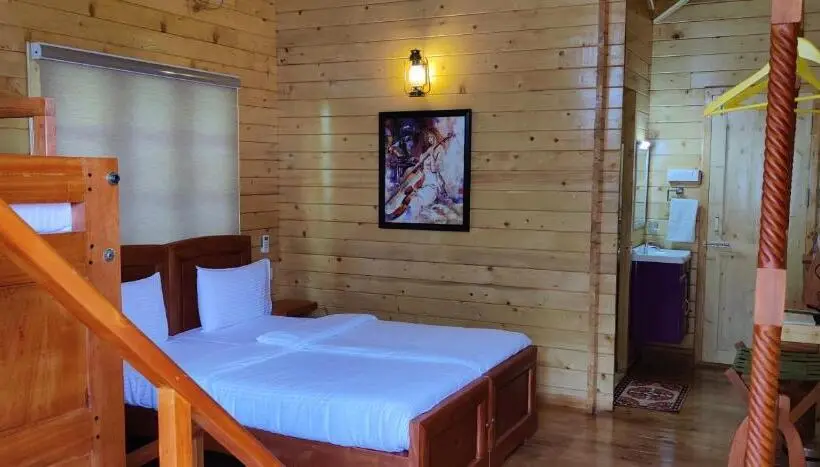 デラックスの４人部屋, Woodrose Resort