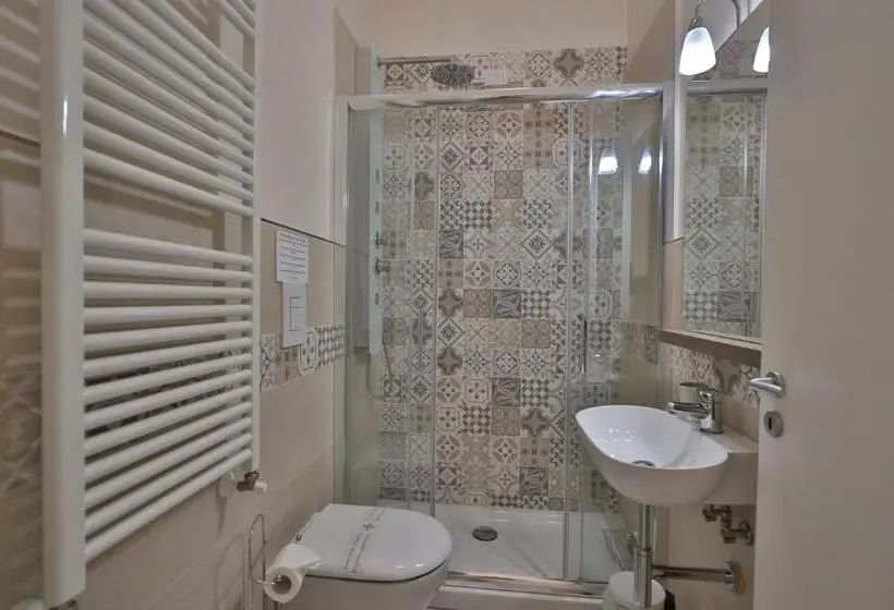 اتاق لوکس با بالکن, Residenza Eleonora