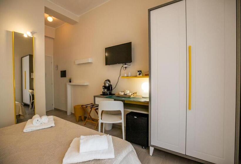 اتاق لوکس با بالکن, Residenza Eleonora