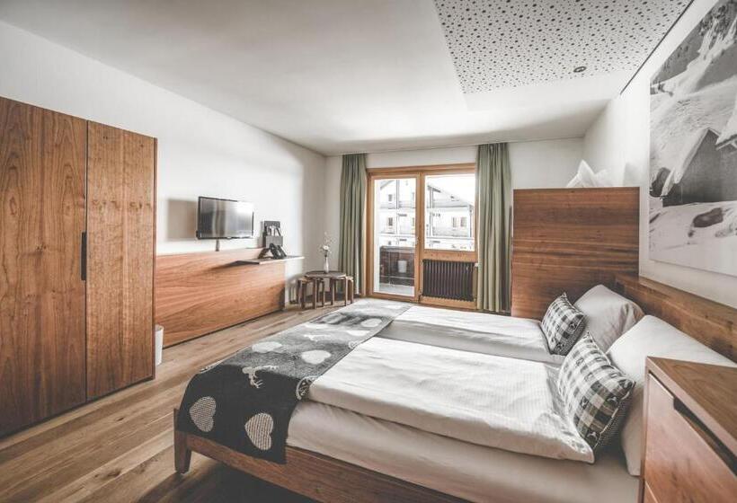 اتاق سوپریور خانوادگی, Gorfion Familotel