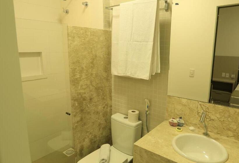 キングサイズベッドのスタンダードルーム, Brii