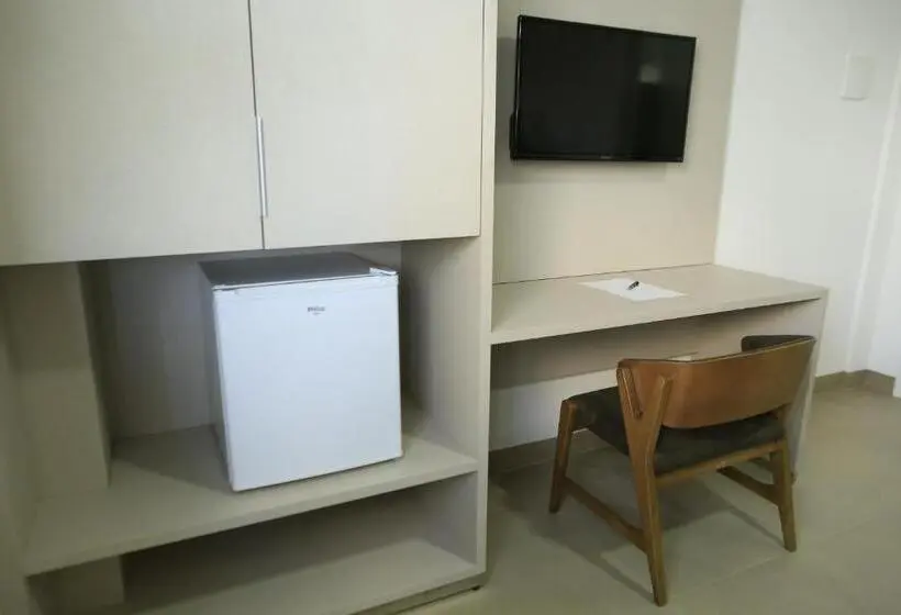 Deluxe Zimmer, Brii