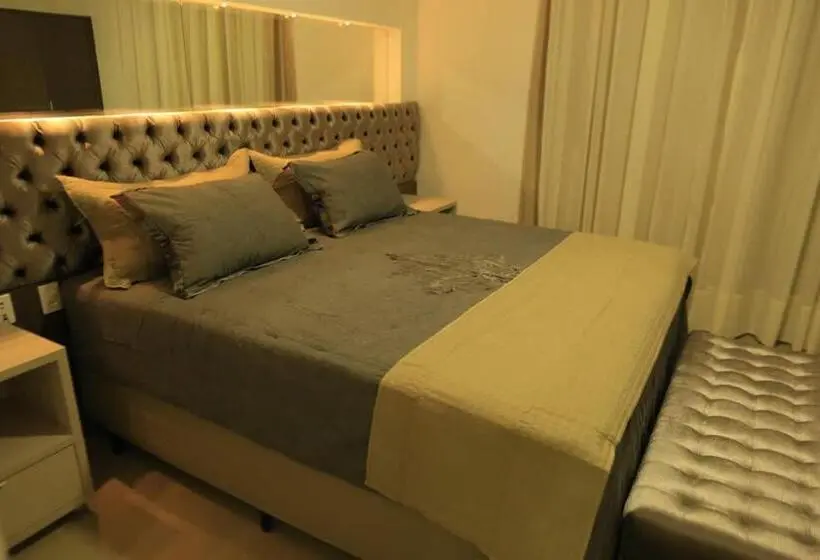 Deluxe Zimmer, Brii