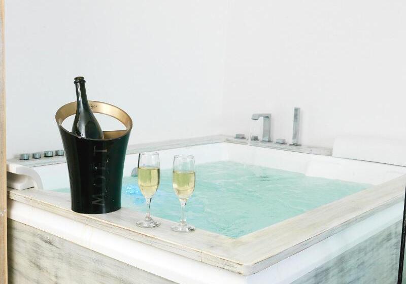 Люкс, Dakota Leeds