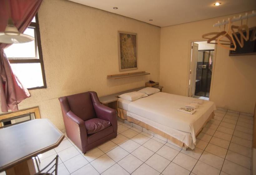 Deluxe Szoba, Giardino