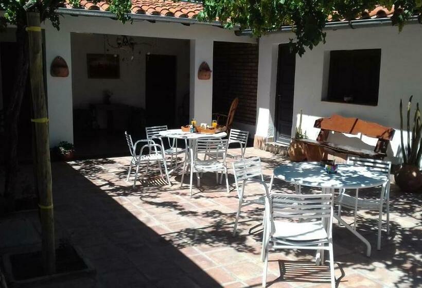 高级三人间, Hostal Tierra De Vinos