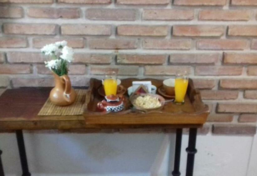 高级三人间, Hostal Tierra De Vinos