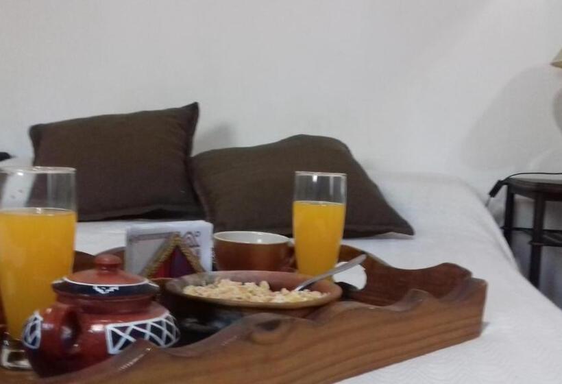 四人高级间, Hostal Tierra De Vinos