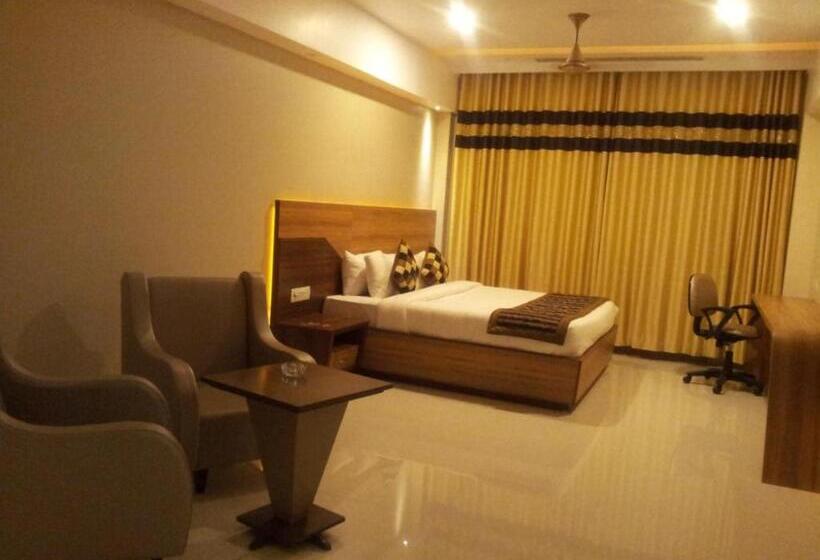 デラックスルーム, La Capitol