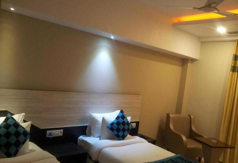 デラックスルーム, La Capitol