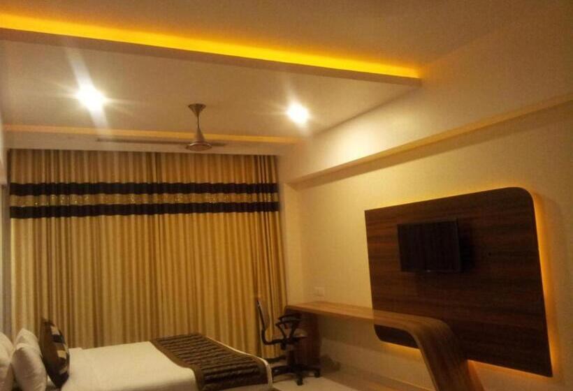 デラックスルーム, La Capitol