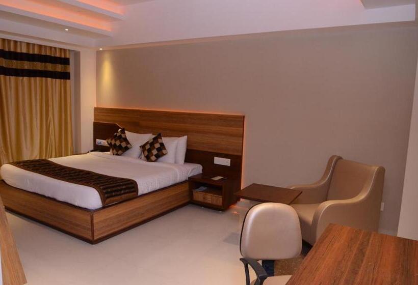 スーペリアールーム, La Capitol