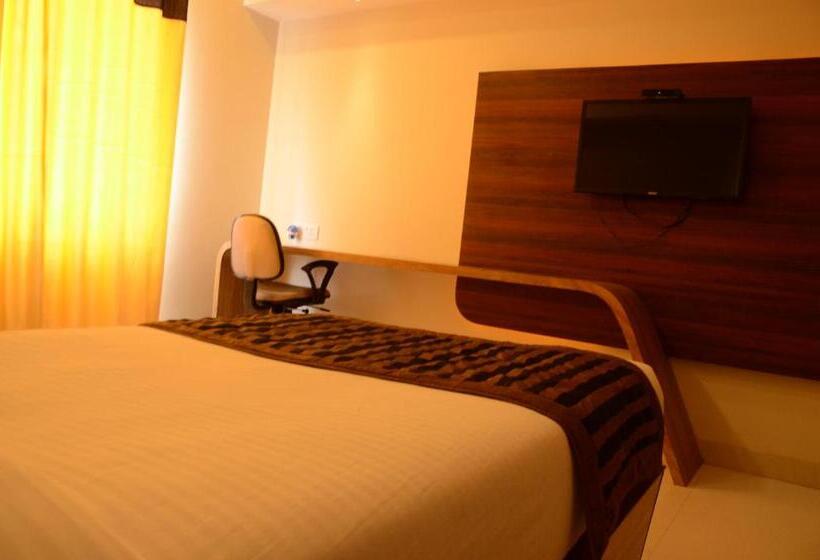 スーペリアールーム, La Capitol