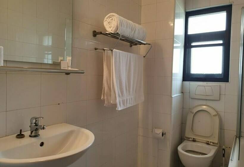 اتاق لوکس, Mangel Hotel And Suites