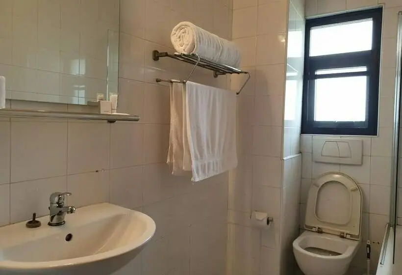 اتاق لوکس, Mangel Hotel And Suites