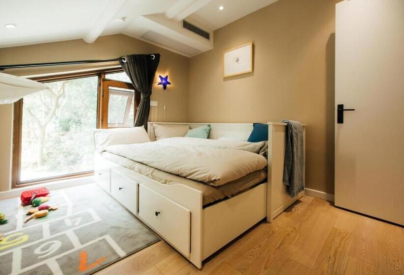 Kertre Néző Standard Bungalow, Pin Cheng