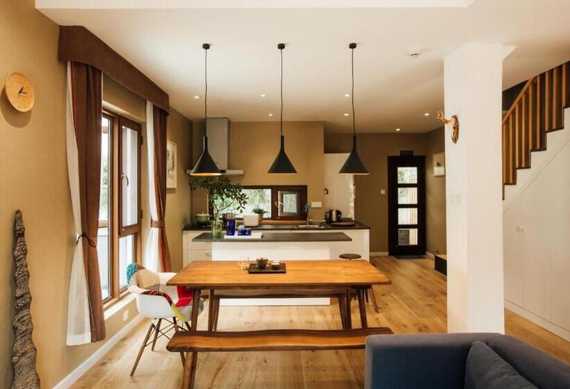 Kertre Néző Standard Bungalow, Pin Cheng