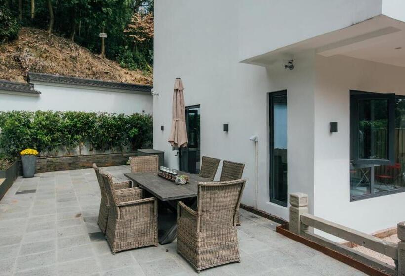 Kertre Néző Standard Bungalow, Pin Cheng